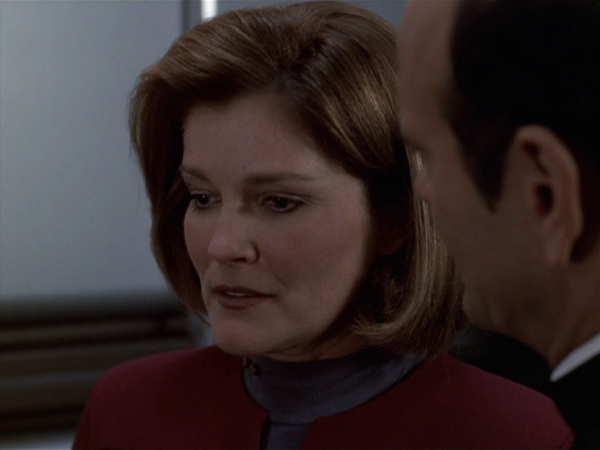 extant_StarTrek_VOY_6x11-FairHaven_03030.jpg