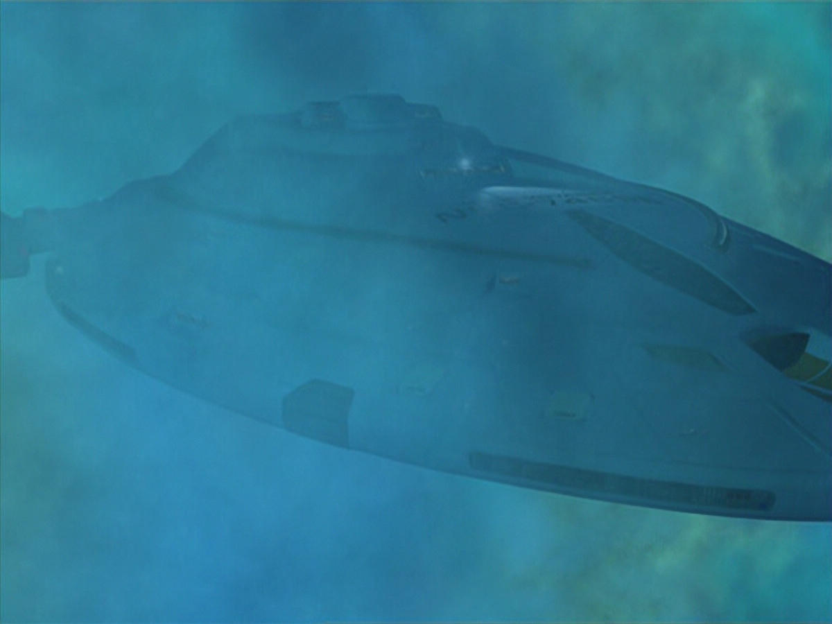 extant_StarTrek_VOY_6x11-FairHaven_03090.jpg