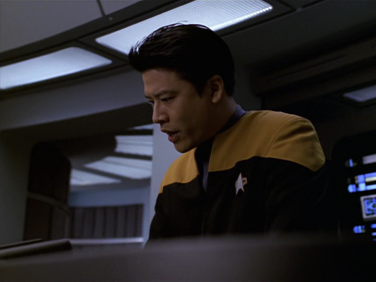 extant_StarTrek_VOY_6x11-FairHaven_03092.jpg