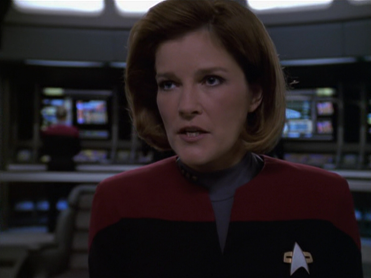 extant_StarTrek_VOY_6x11-FairHaven_03097.jpg