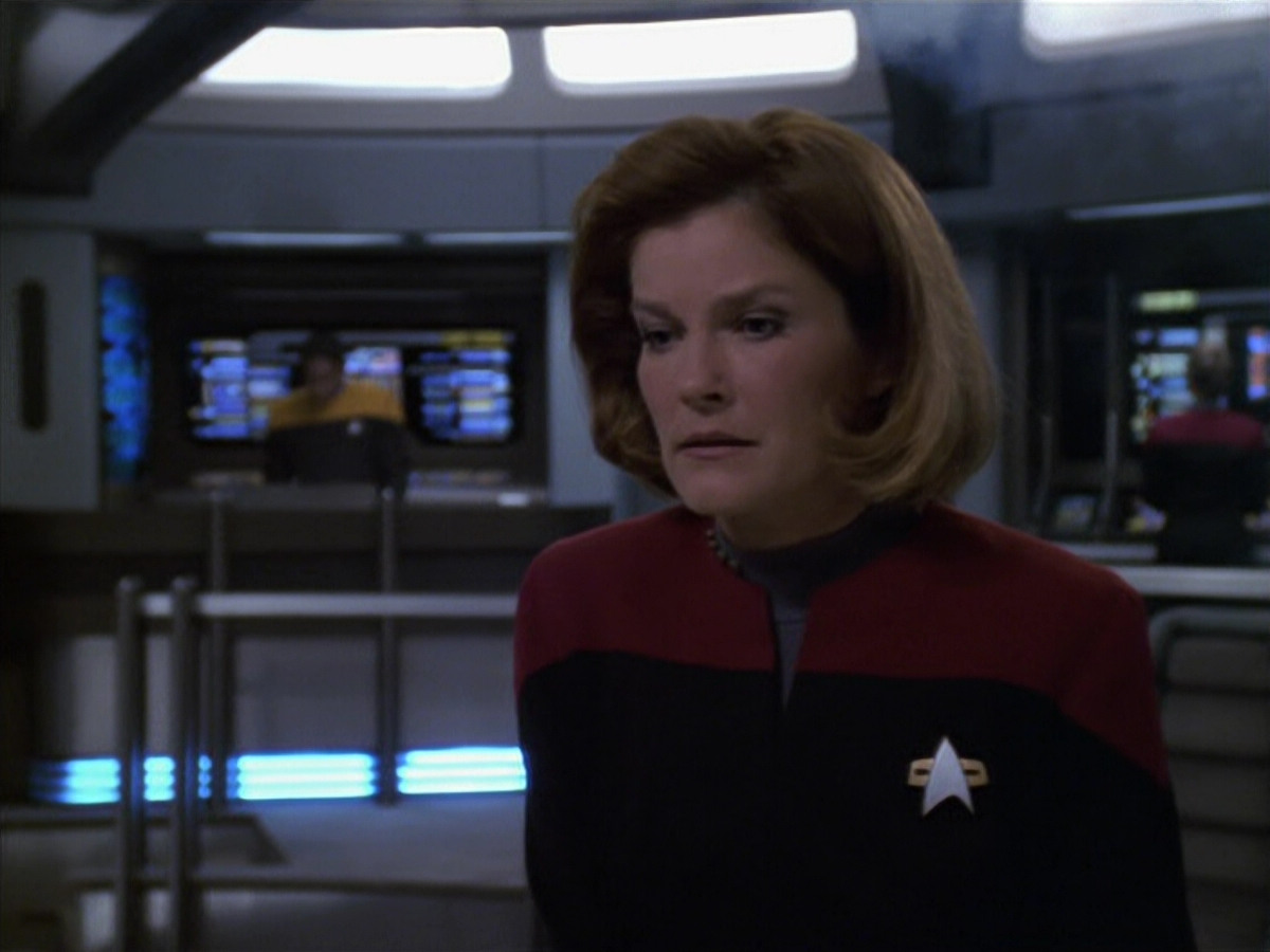 extant_StarTrek_VOY_6x11-FairHaven_03106.jpg
