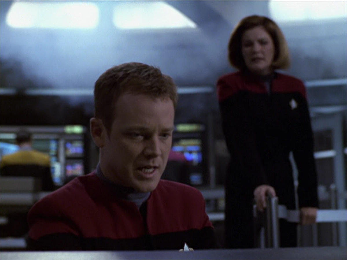extant_StarTrek_VOY_6x11-FairHaven_03112.jpg