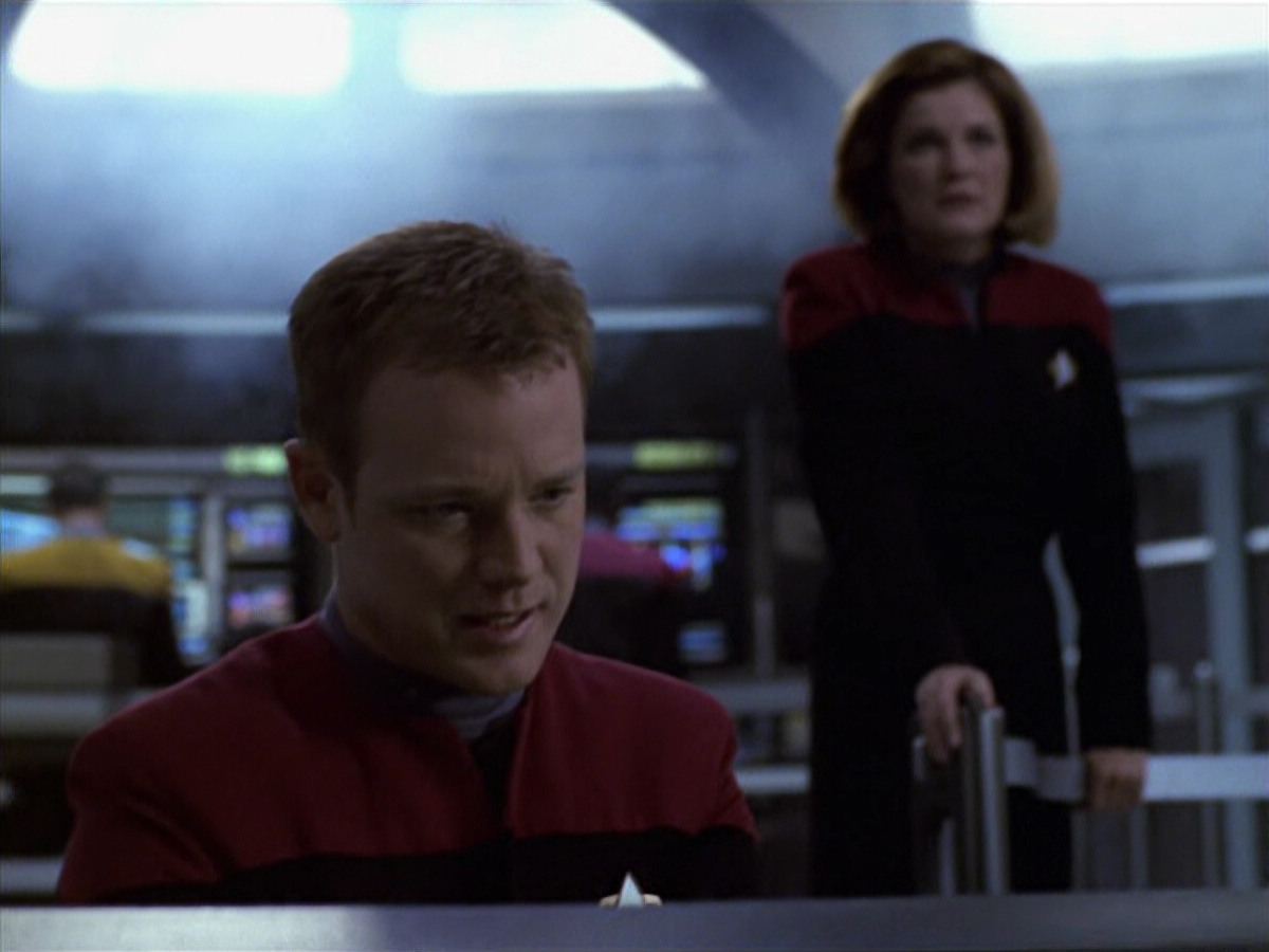 extant_StarTrek_VOY_6x11-FairHaven_03115.jpg