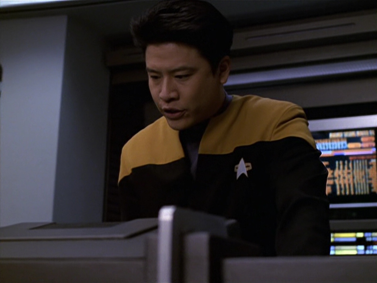 extant_StarTrek_VOY_6x11-FairHaven_03117.jpg