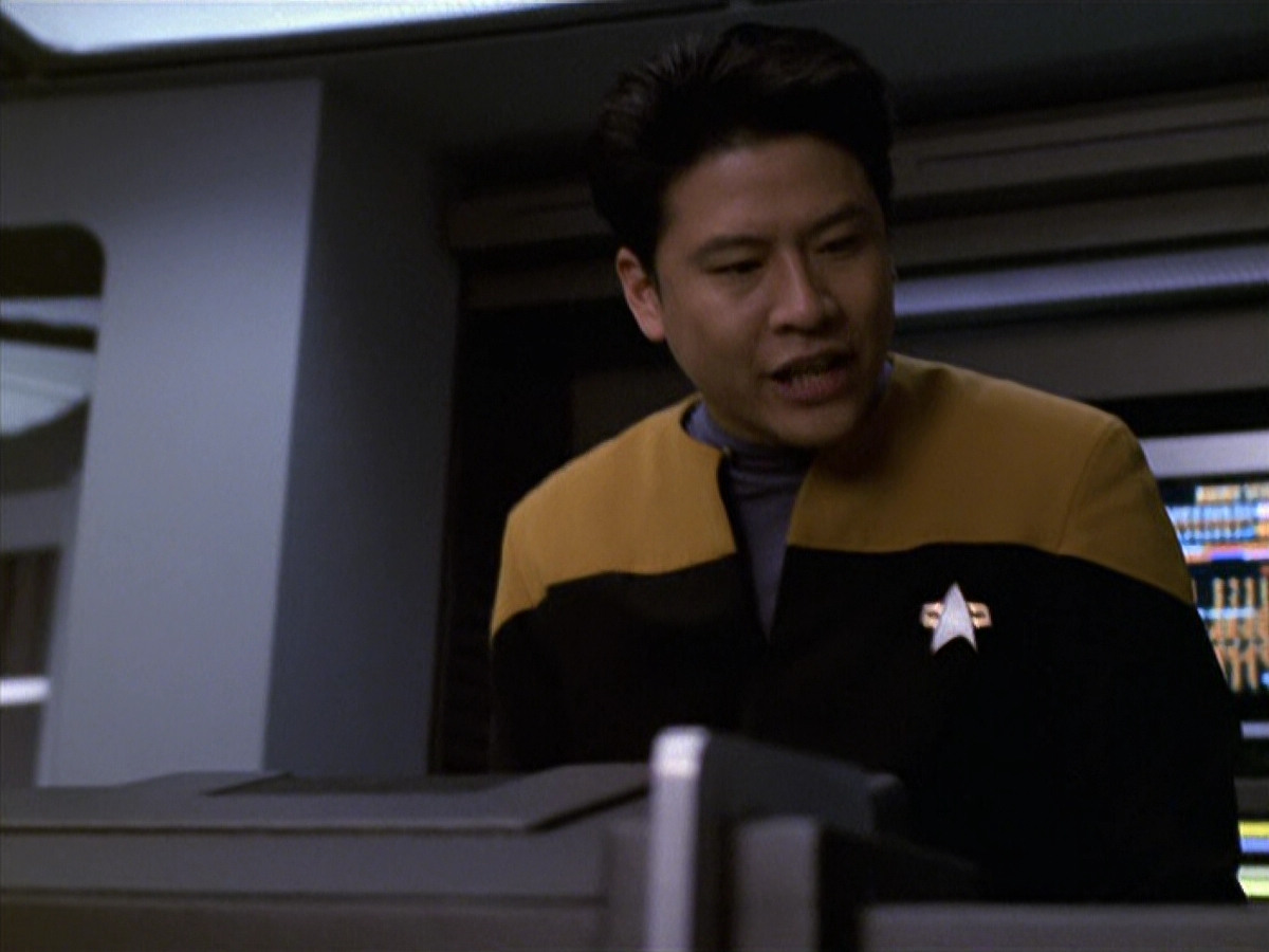extant_StarTrek_VOY_6x11-FairHaven_03118.jpg