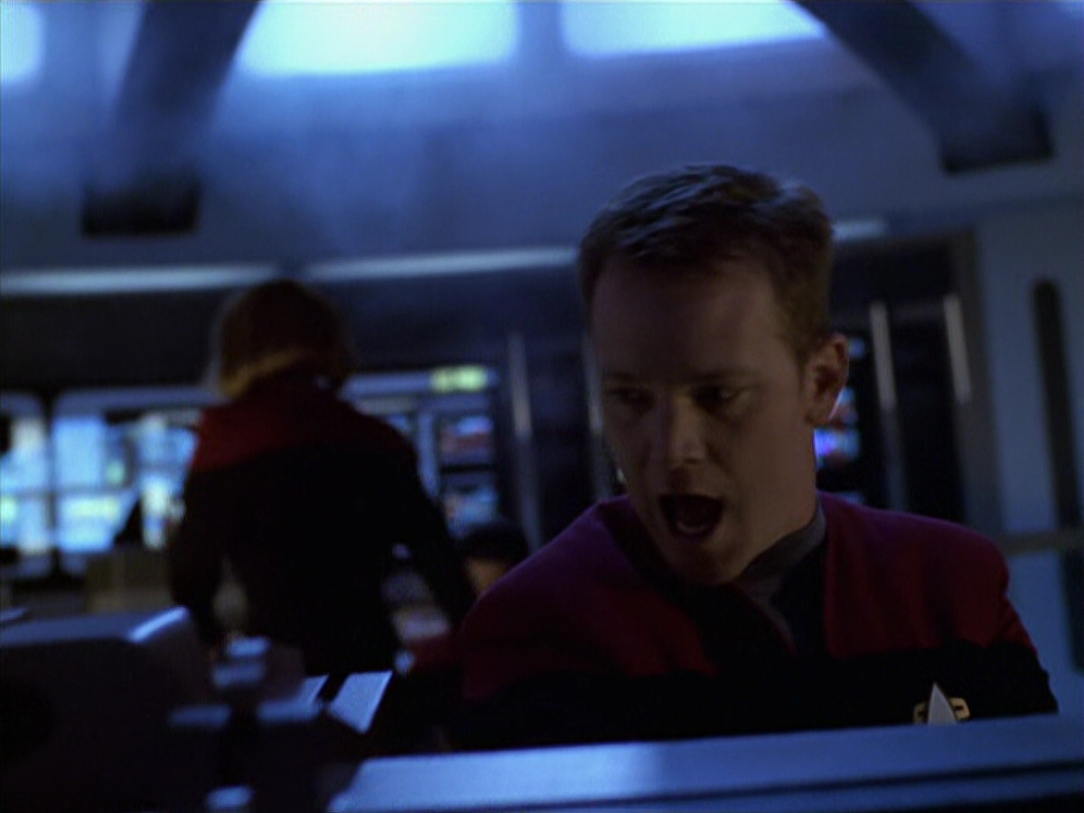 extant_StarTrek_VOY_6x11-FairHaven_03124.jpg