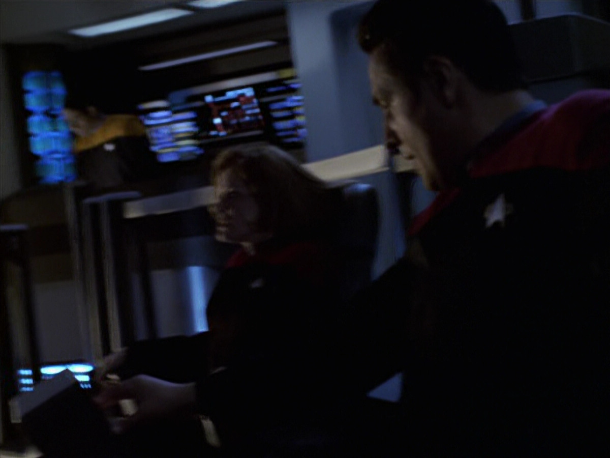 extant_StarTrek_VOY_6x11-FairHaven_03132.jpg