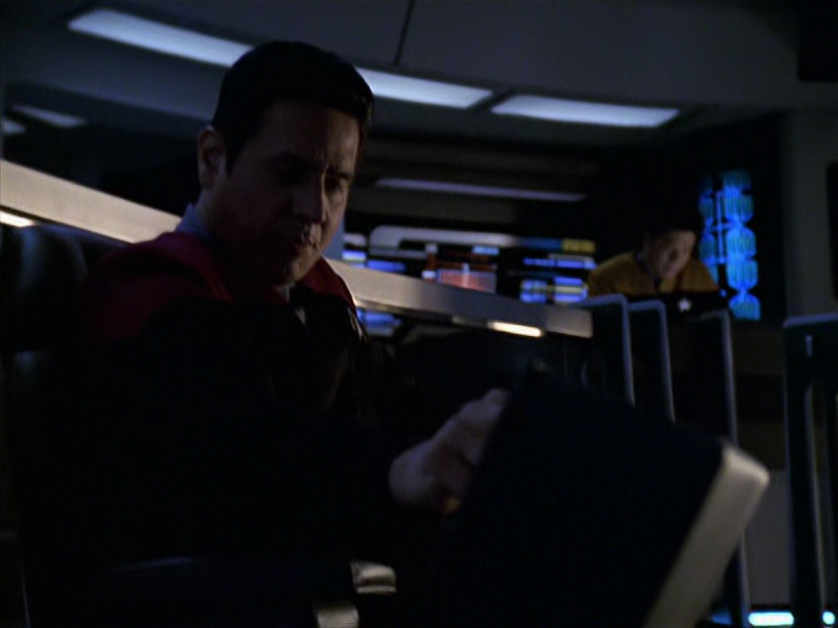extant_StarTrek_VOY_6x11-FairHaven_03138.jpg