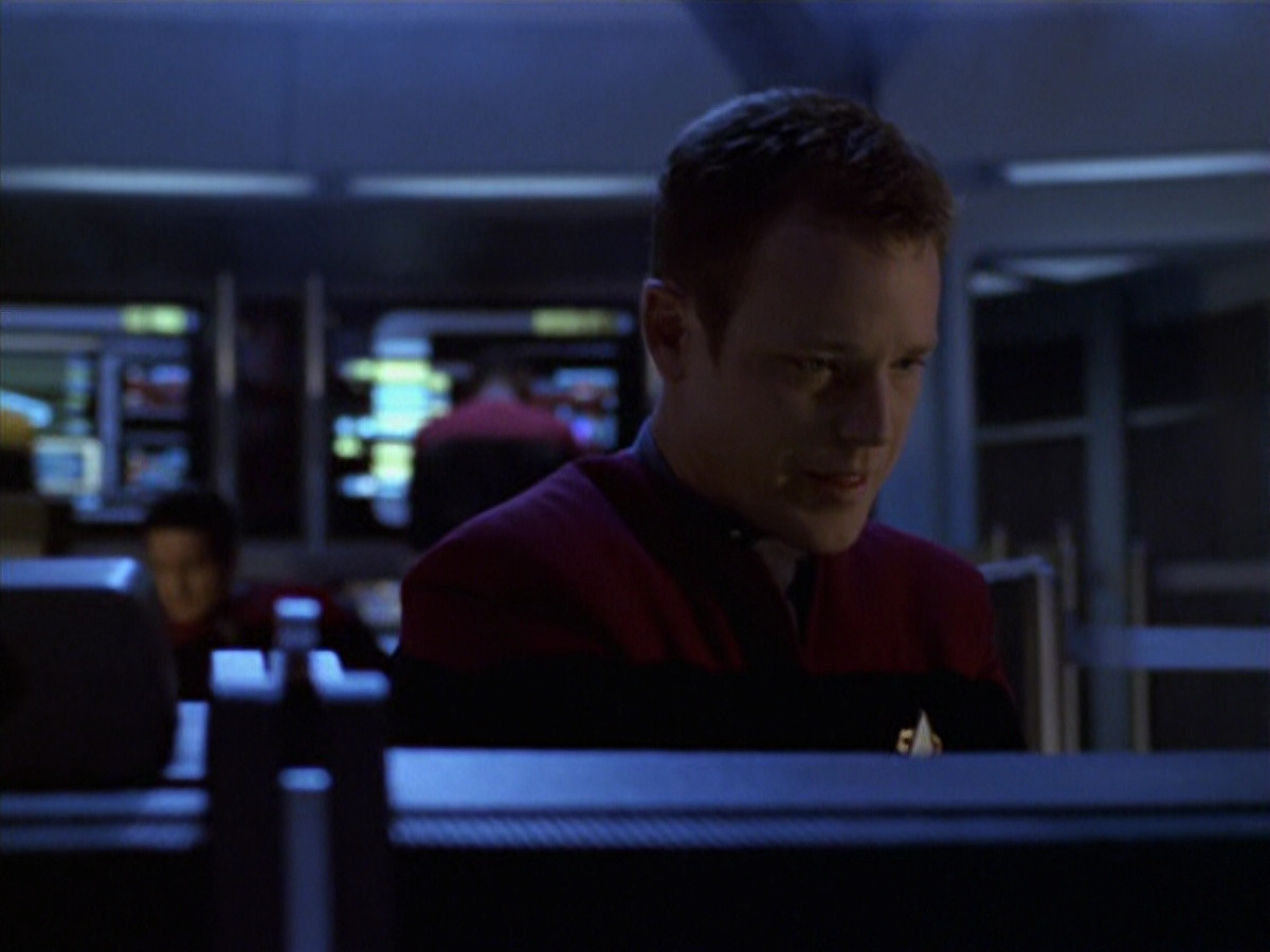 extant_StarTrek_VOY_6x11-FairHaven_03139.jpg