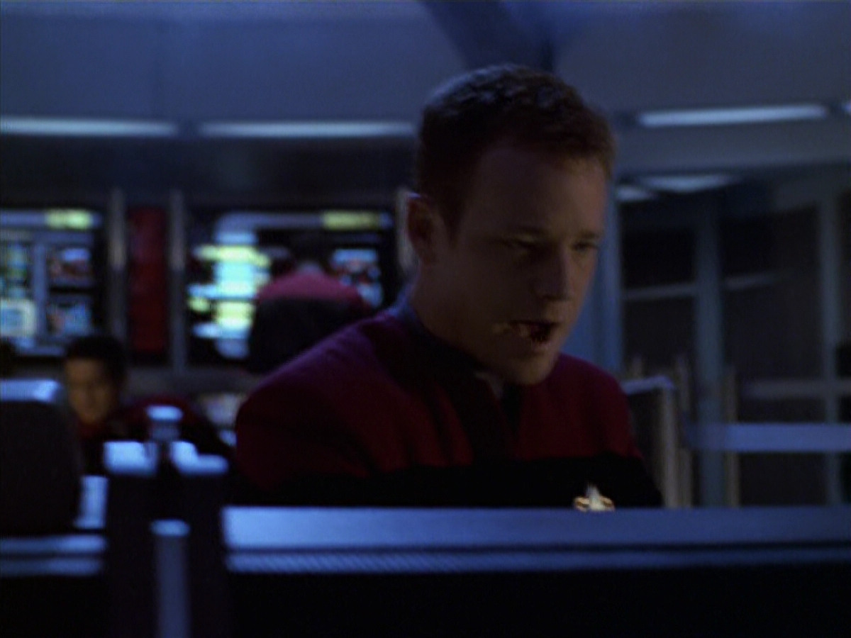 extant_StarTrek_VOY_6x11-FairHaven_03140.jpg