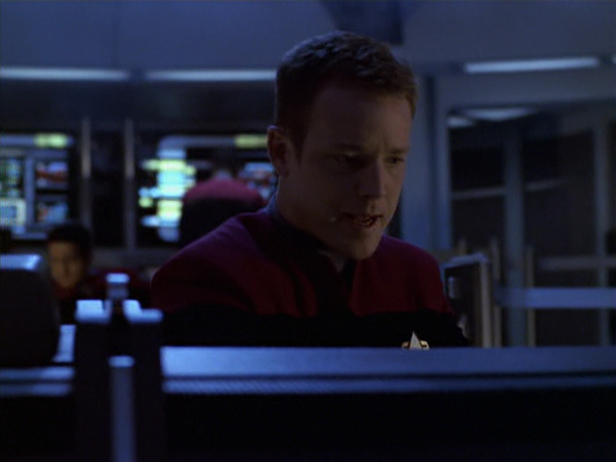 extant_StarTrek_VOY_6x11-FairHaven_03141.jpg
