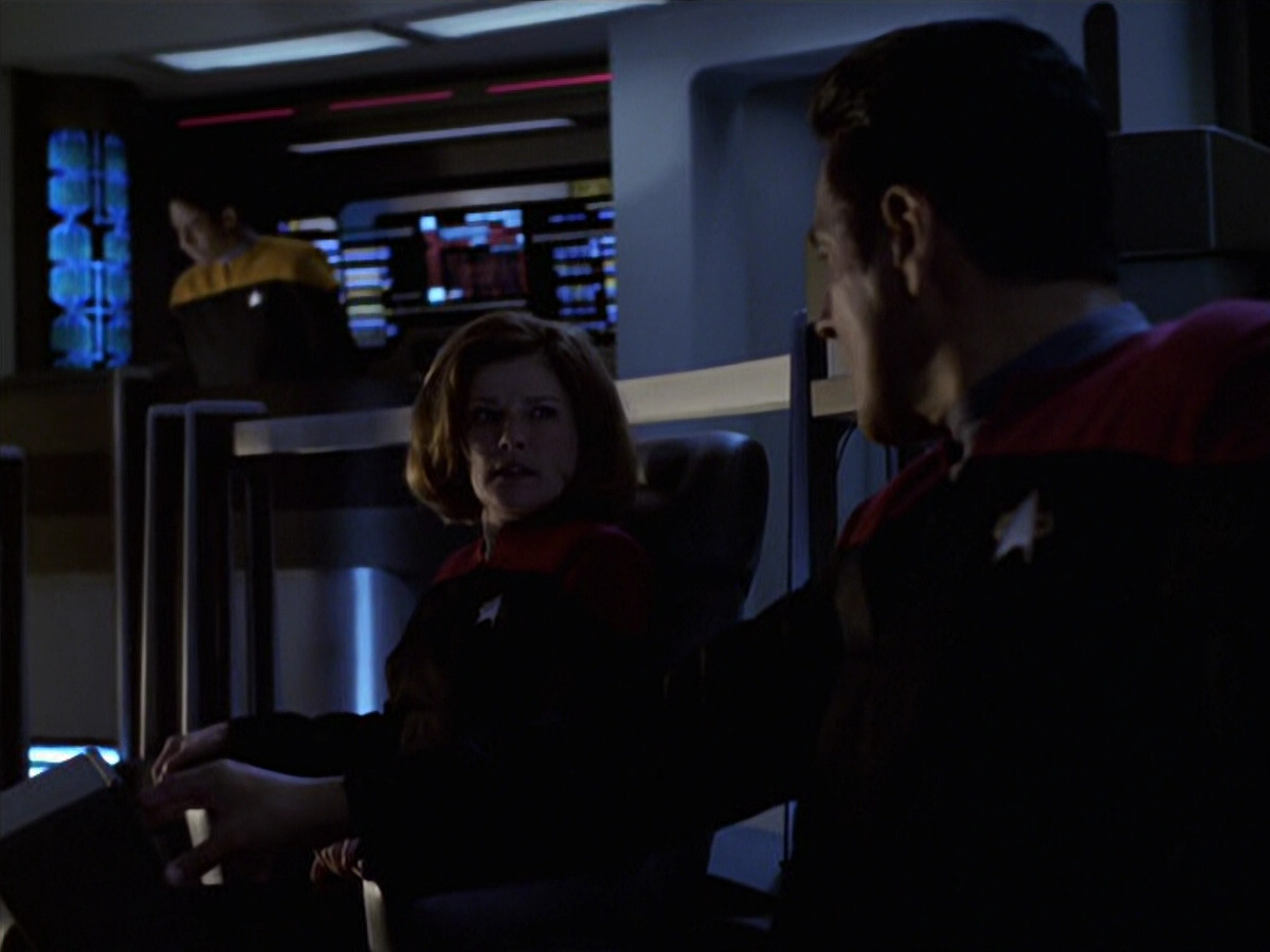 extant_StarTrek_VOY_6x11-FairHaven_03147.jpg