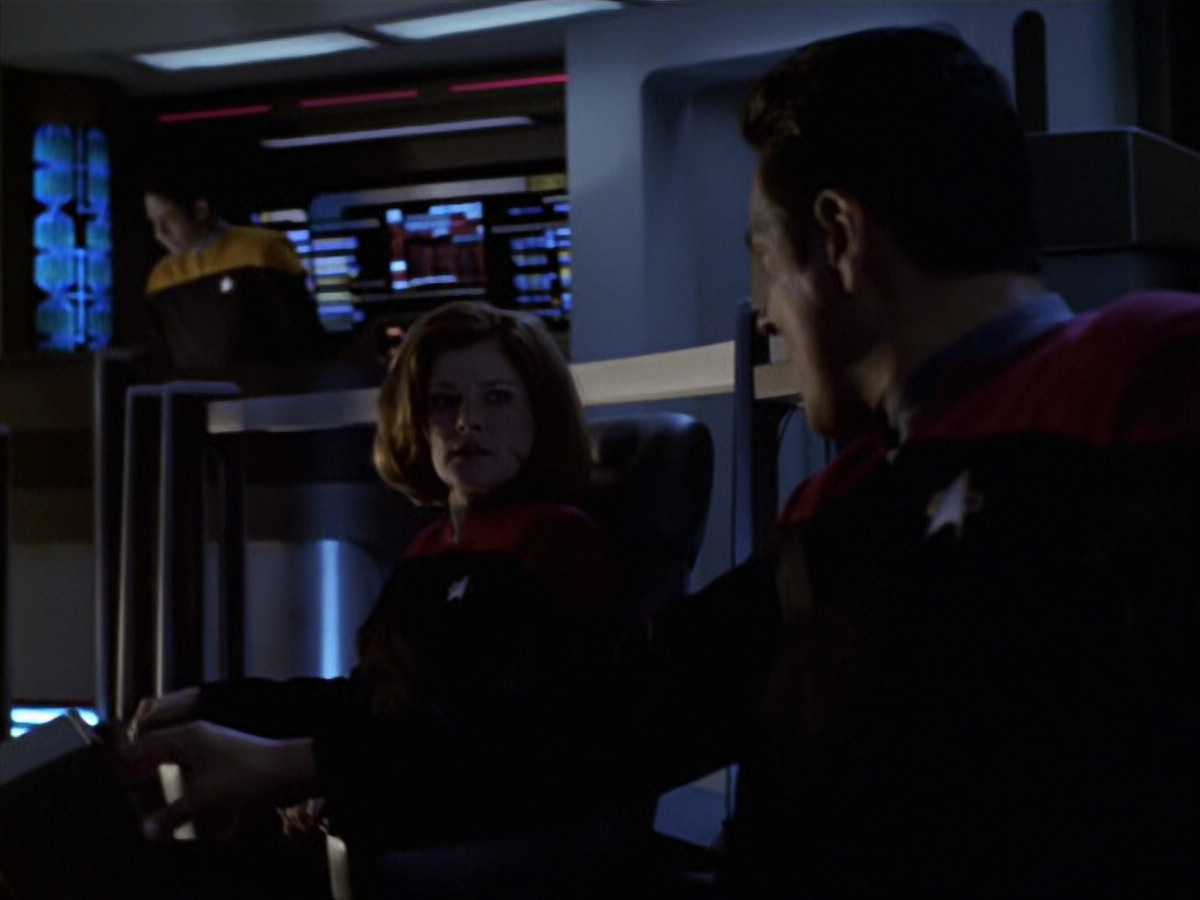 extant_StarTrek_VOY_6x11-FairHaven_03148.jpg