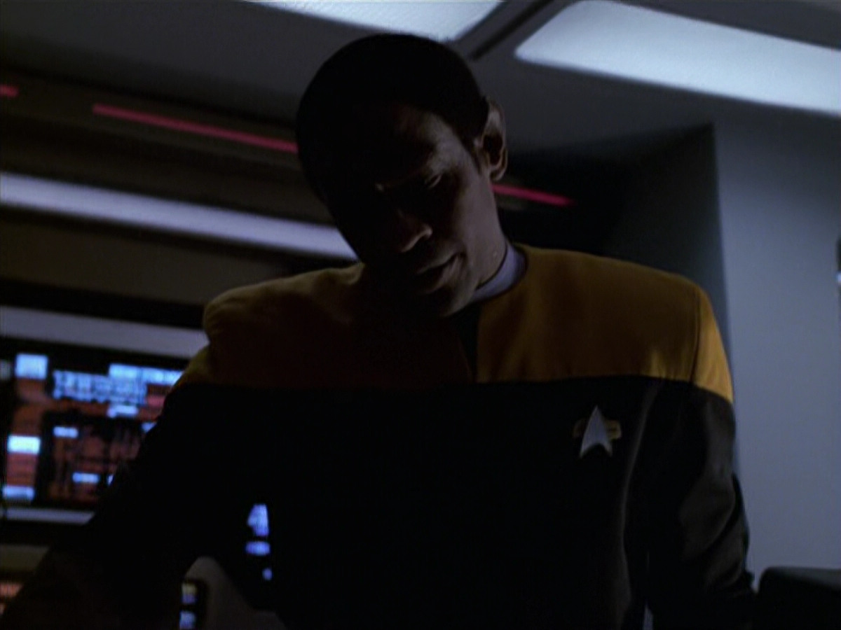 extant_StarTrek_VOY_6x11-FairHaven_03150.jpg
