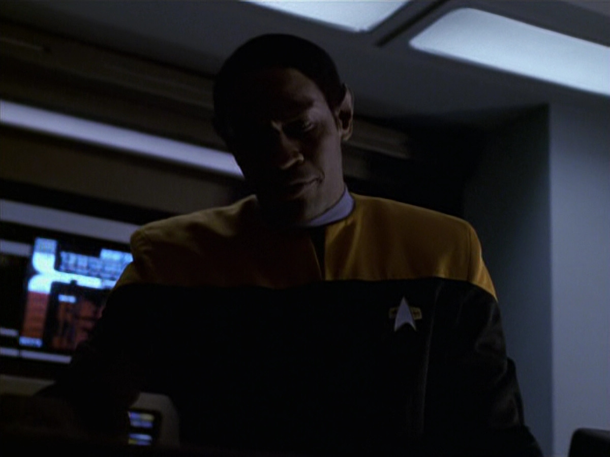 extant_StarTrek_VOY_6x11-FairHaven_03151.jpg