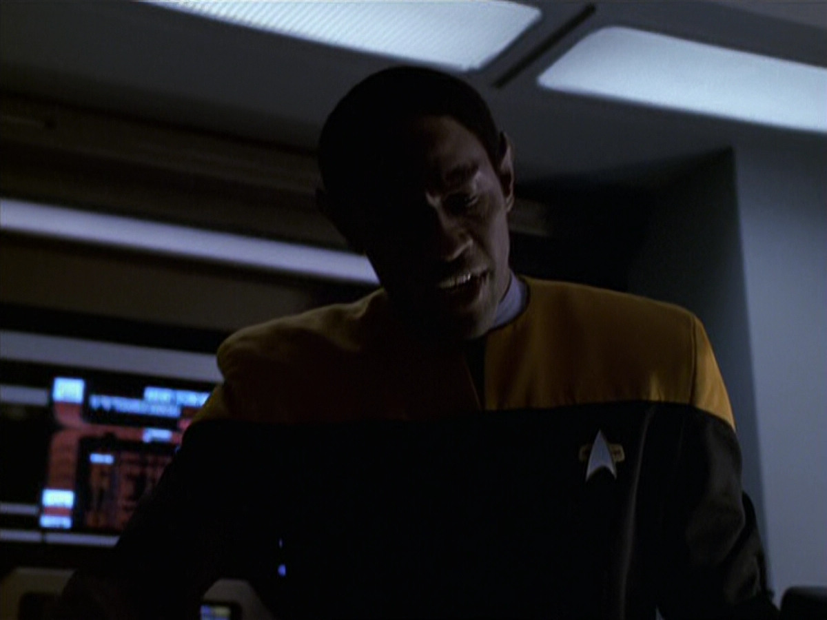 extant_StarTrek_VOY_6x11-FairHaven_03152.jpg