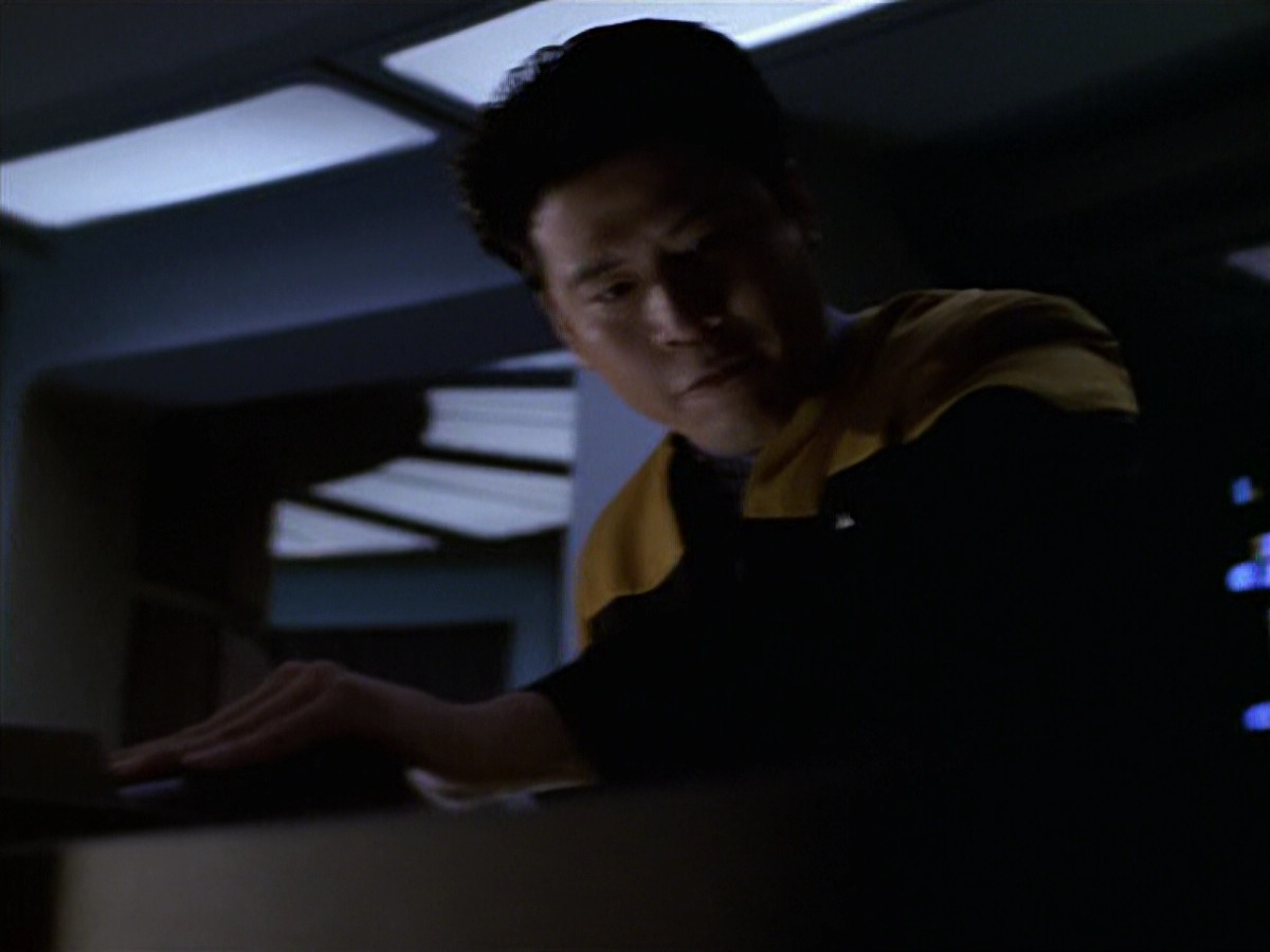 extant_StarTrek_VOY_6x11-FairHaven_03155.jpg