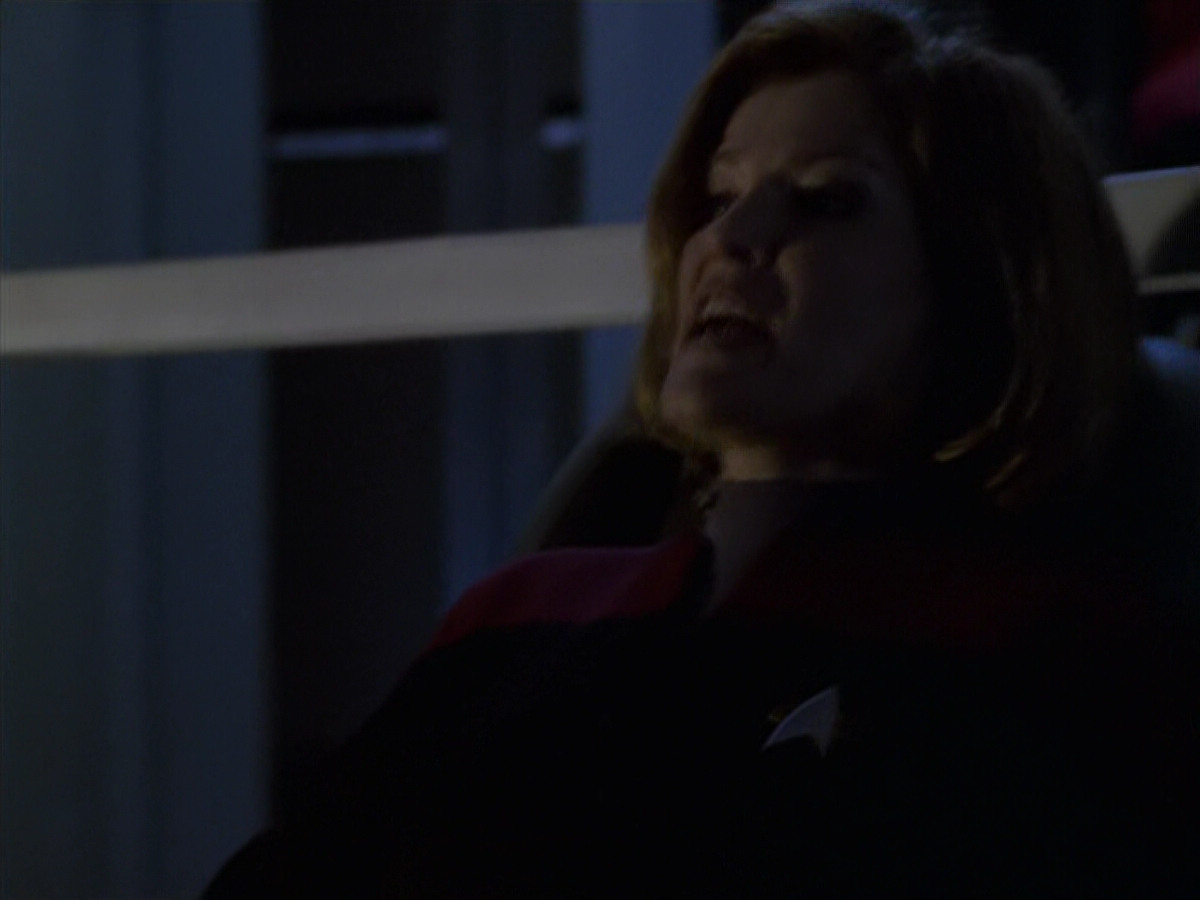 extant_StarTrek_VOY_6x11-FairHaven_03158.jpg