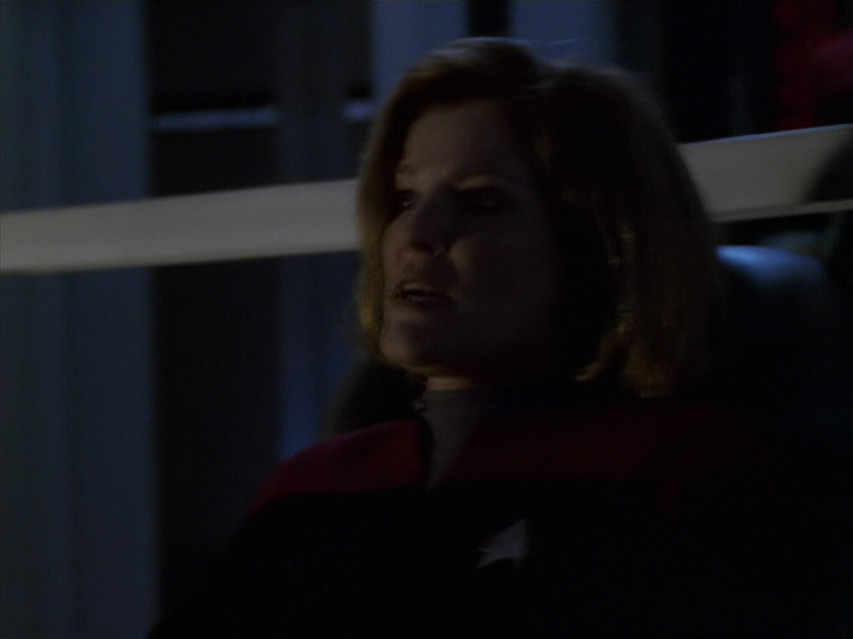extant_StarTrek_VOY_6x11-FairHaven_03161.jpg