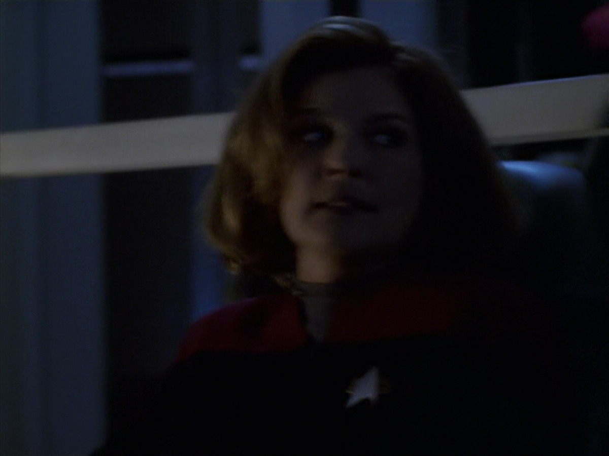 extant_StarTrek_VOY_6x11-FairHaven_03163.jpg