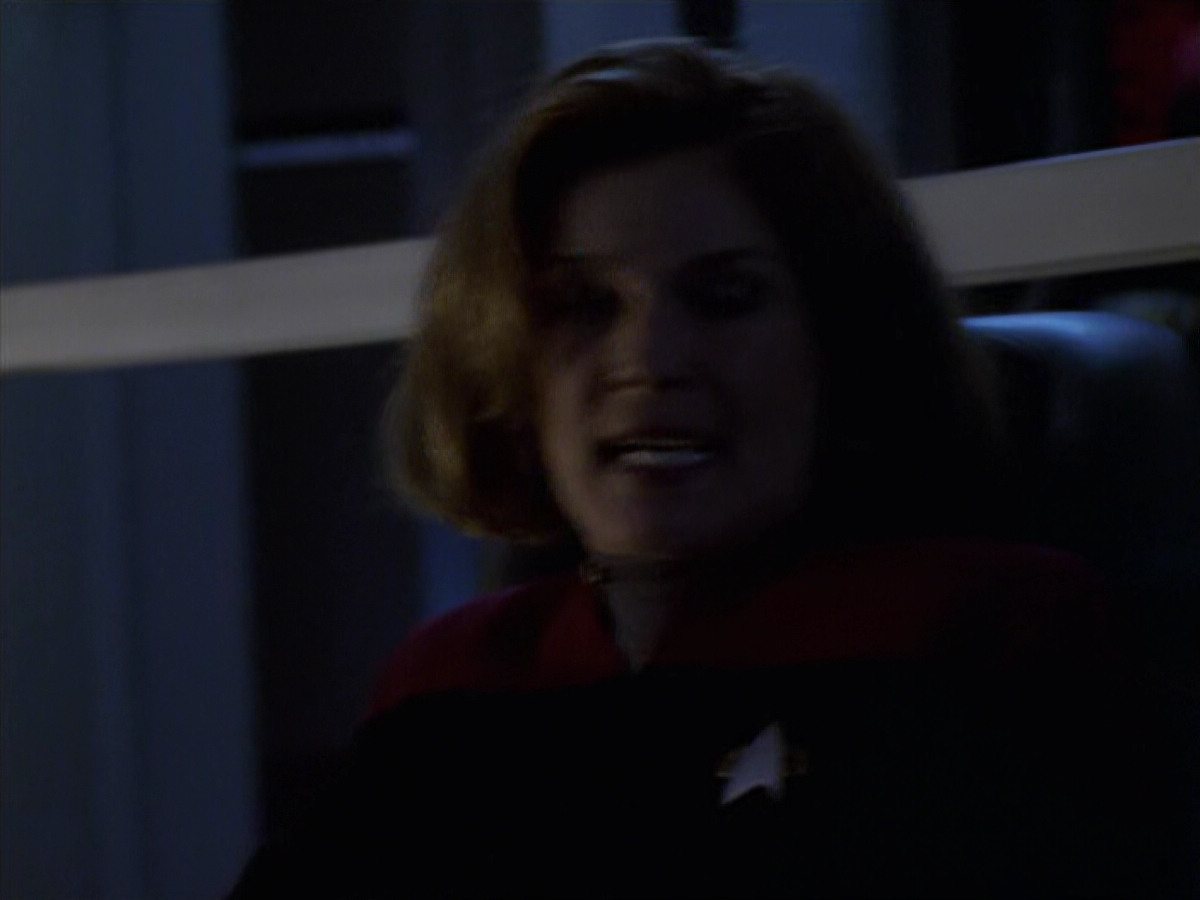 extant_StarTrek_VOY_6x11-FairHaven_03164.jpg