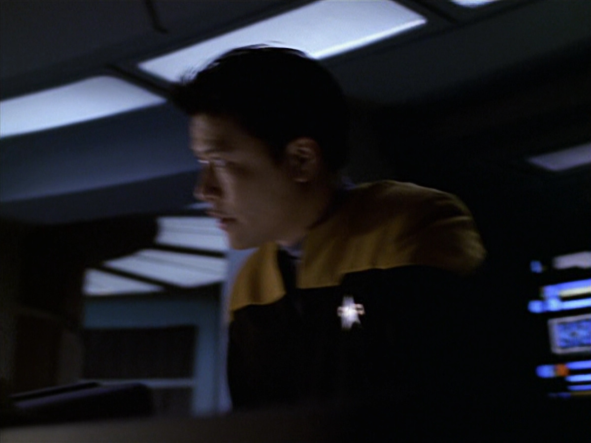 extant_StarTrek_VOY_6x11-FairHaven_03166.jpg