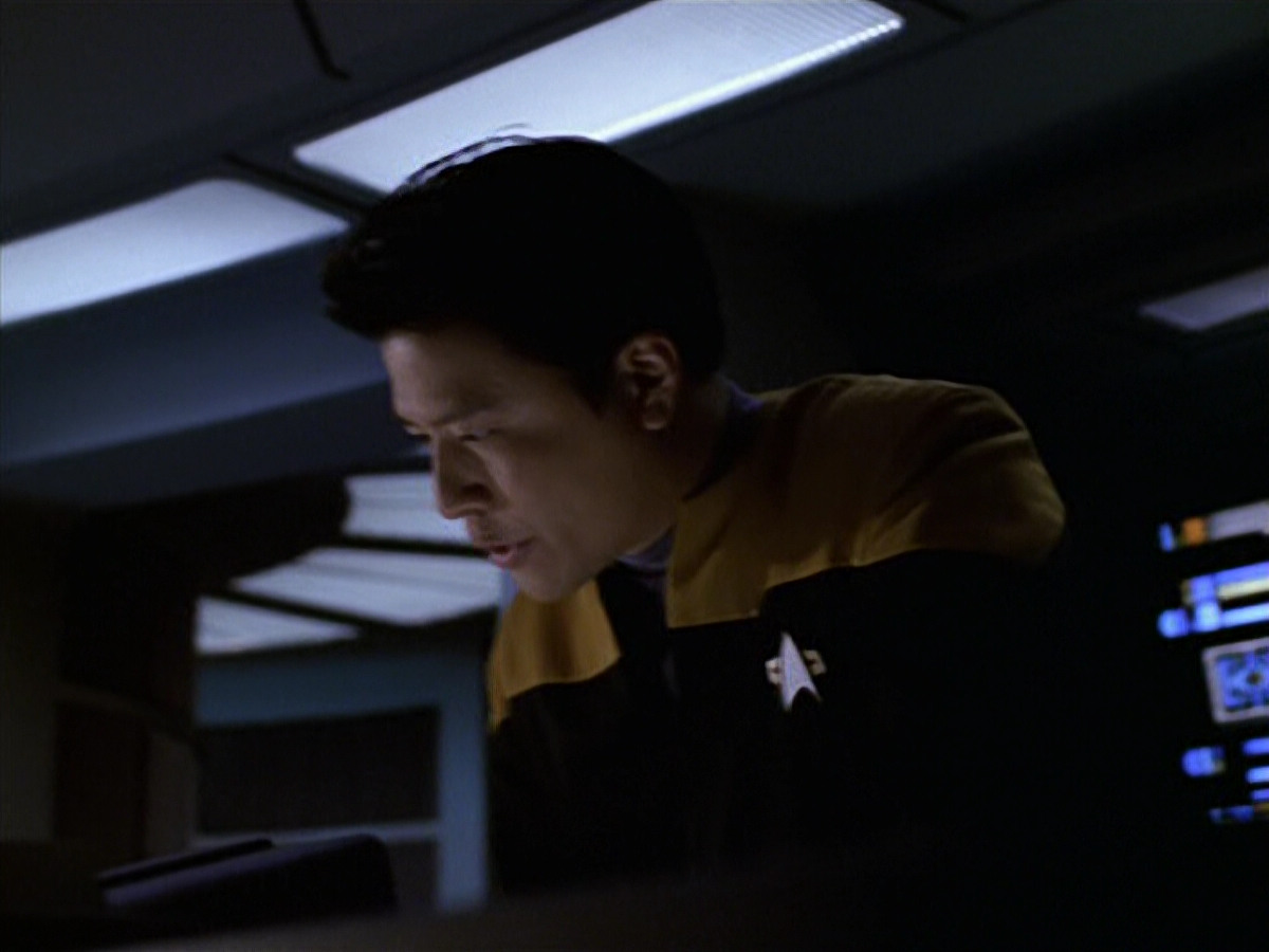 extant_StarTrek_VOY_6x11-FairHaven_03167.jpg