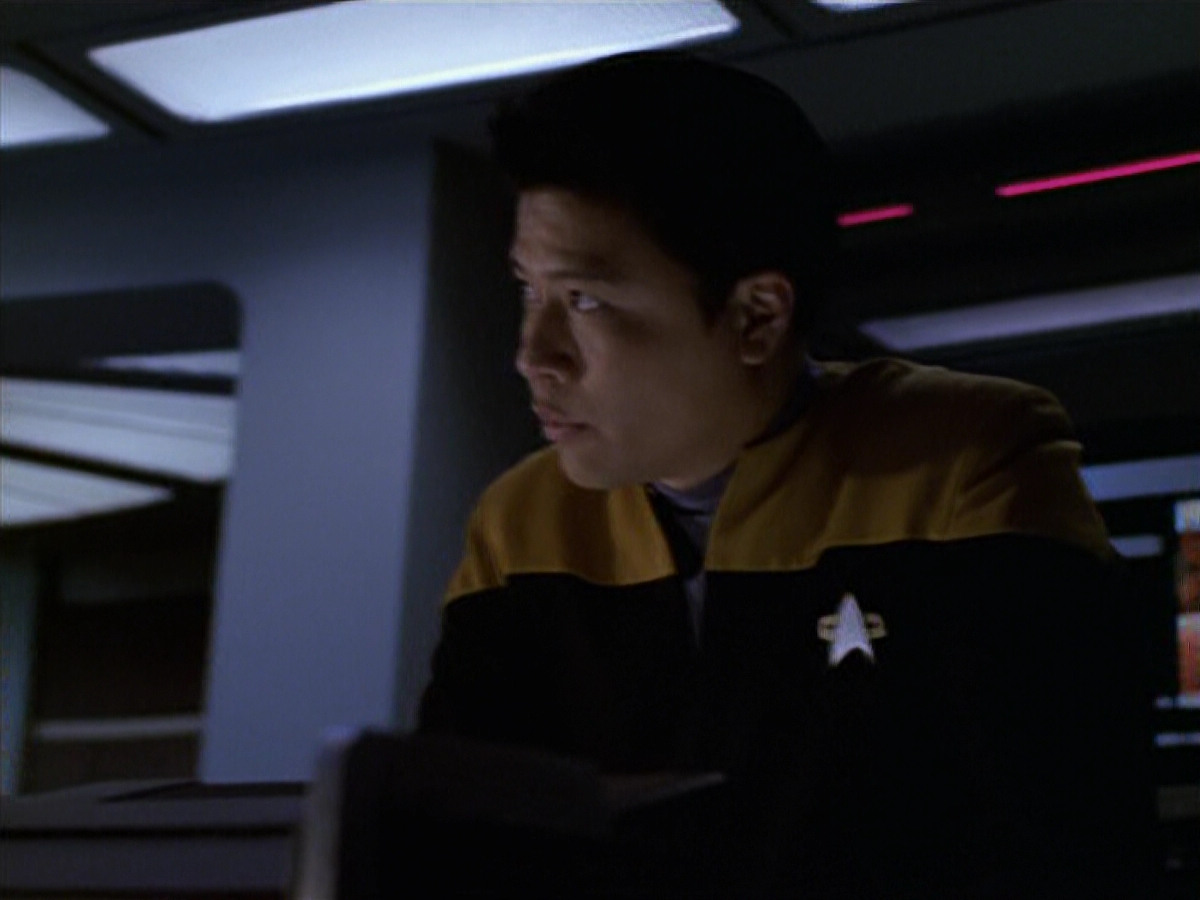extant_StarTrek_VOY_6x11-FairHaven_03170.jpg