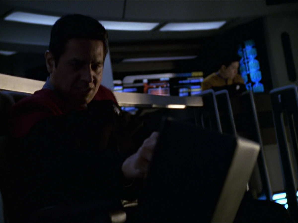 extant_StarTrek_VOY_6x11-FairHaven_03192.jpg