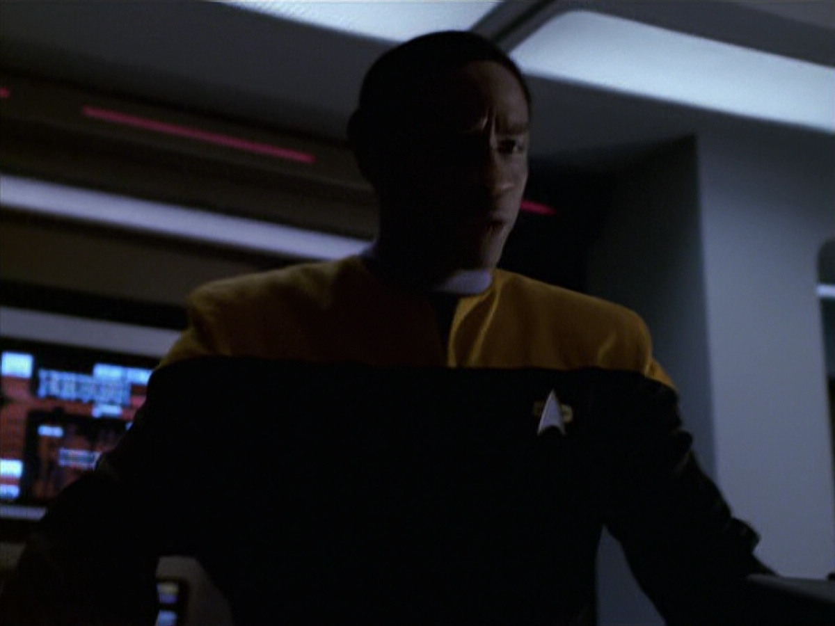 extant_StarTrek_VOY_6x11-FairHaven_03195.jpg