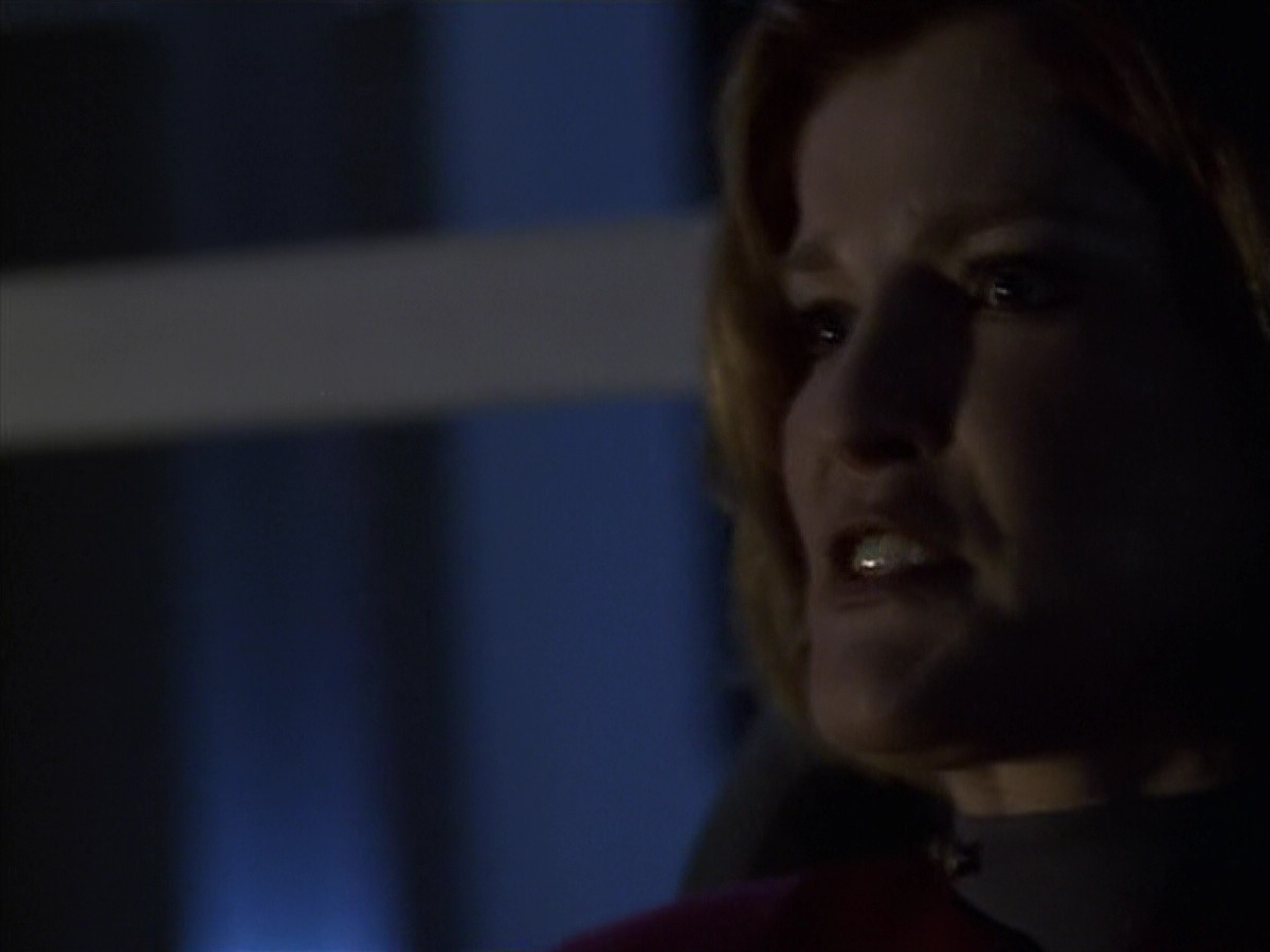 extant_StarTrek_VOY_6x11-FairHaven_03217.jpg