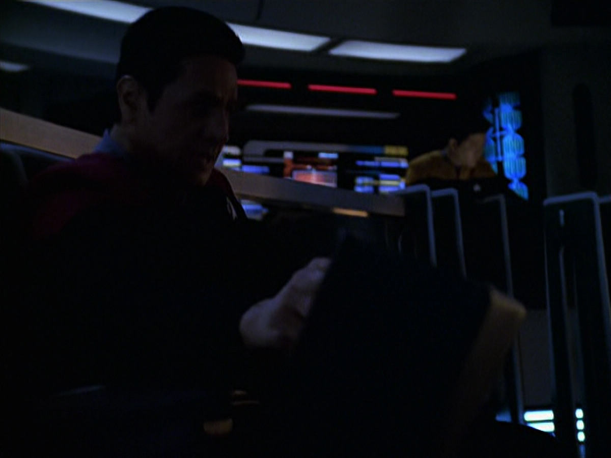 extant_StarTrek_VOY_6x11-FairHaven_03223.jpg