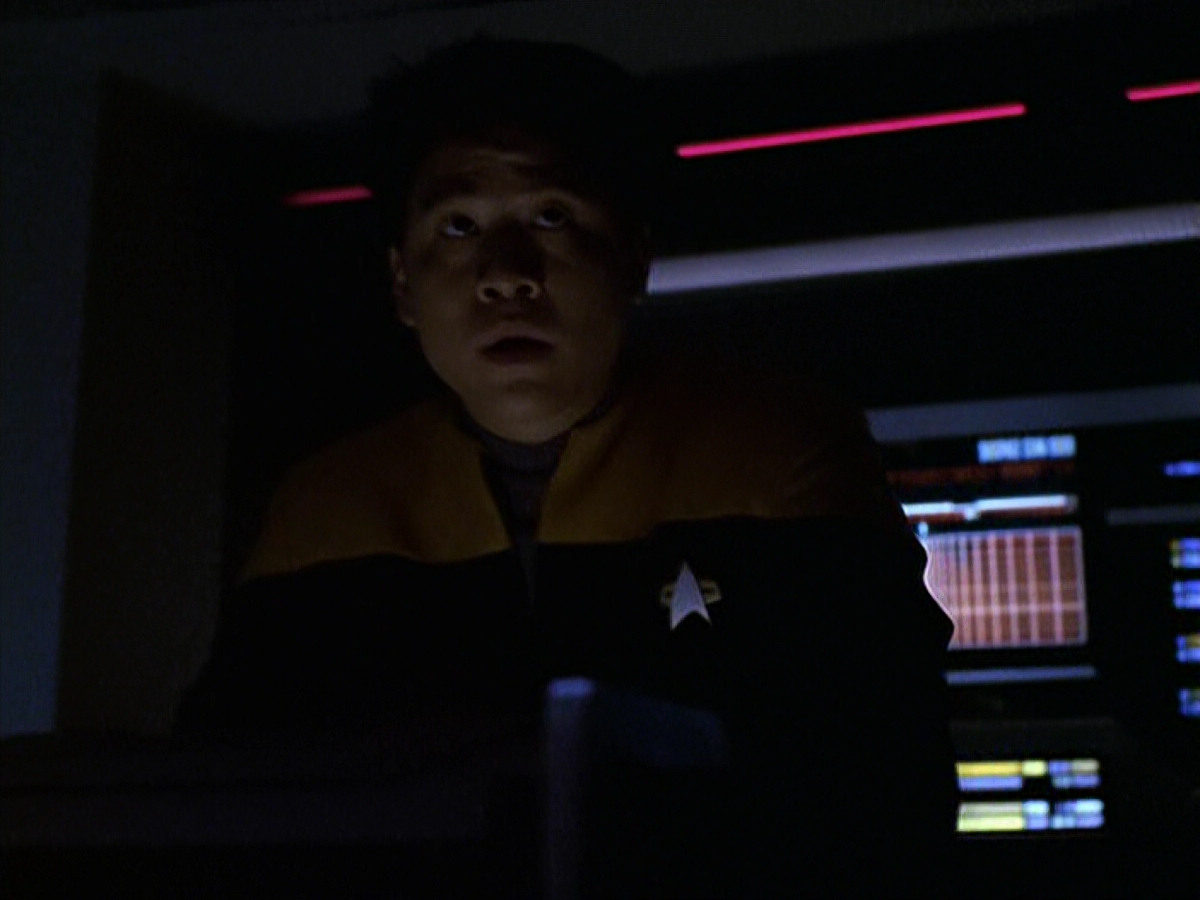 extant_StarTrek_VOY_6x11-FairHaven_03227.jpg