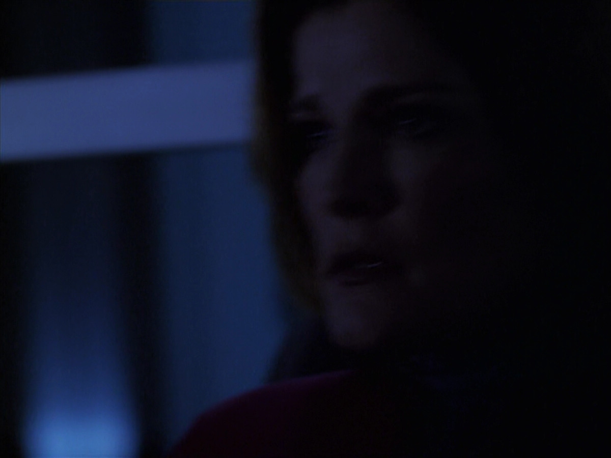 extant_StarTrek_VOY_6x11-FairHaven_03233.jpg