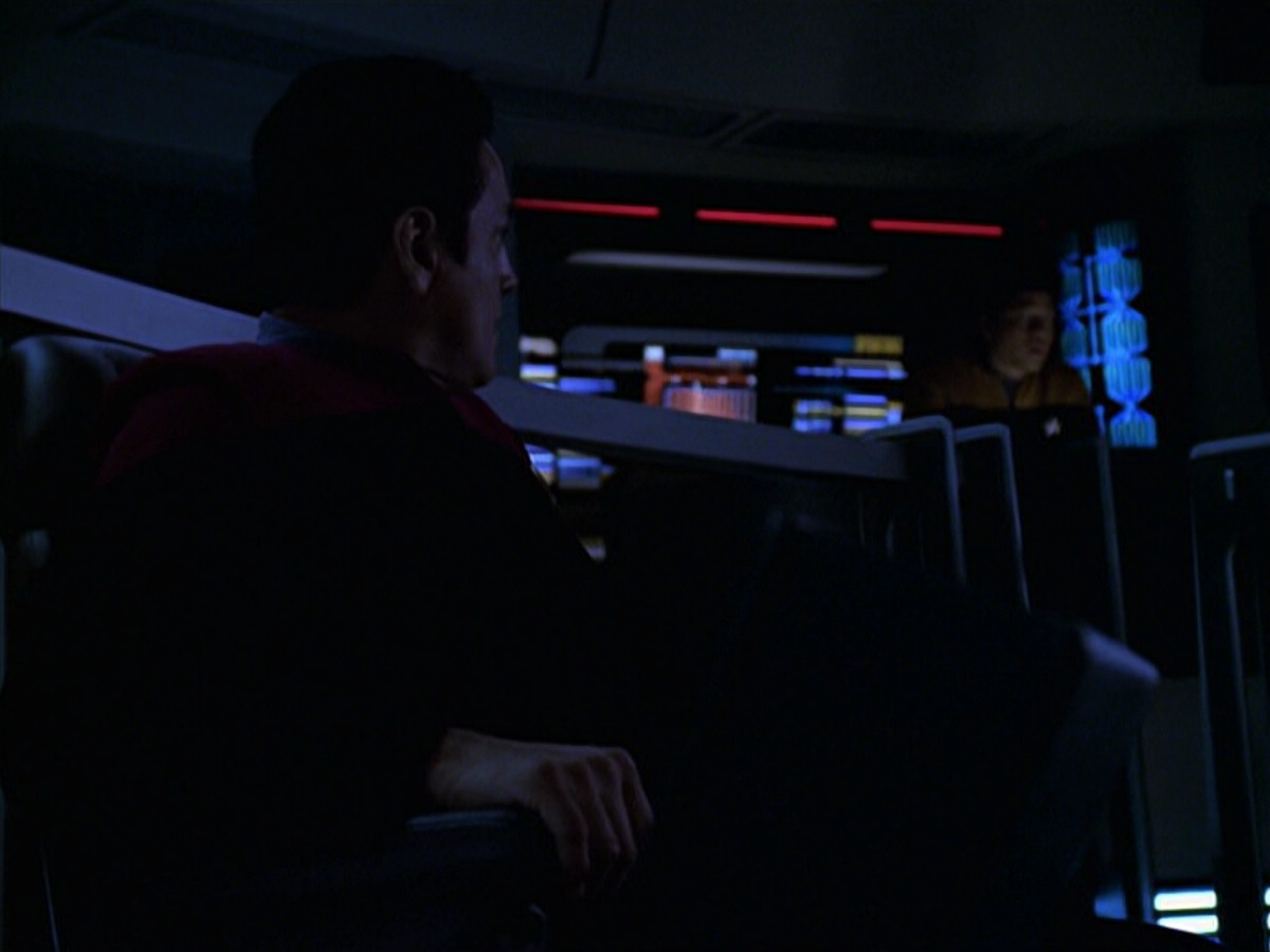 extant_StarTrek_VOY_6x11-FairHaven_03252.jpg