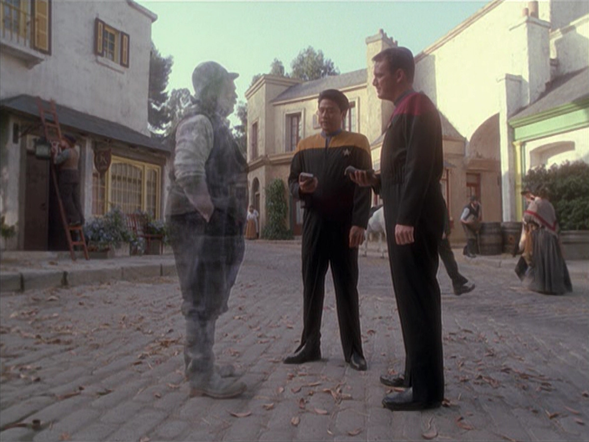 extant_StarTrek_VOY_6x11-FairHaven_03313.jpg