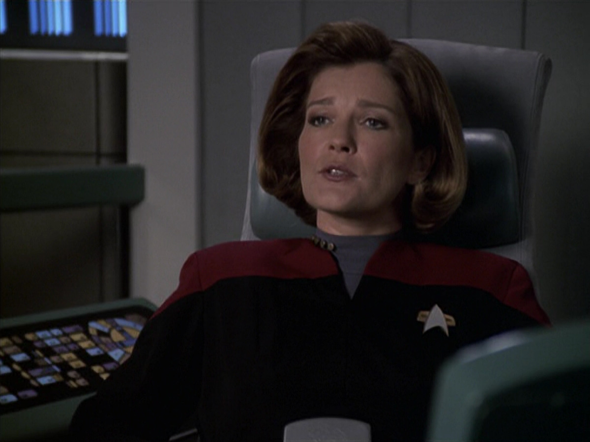 extant_StarTrek_VOY_6x11-FairHaven_03352.jpg