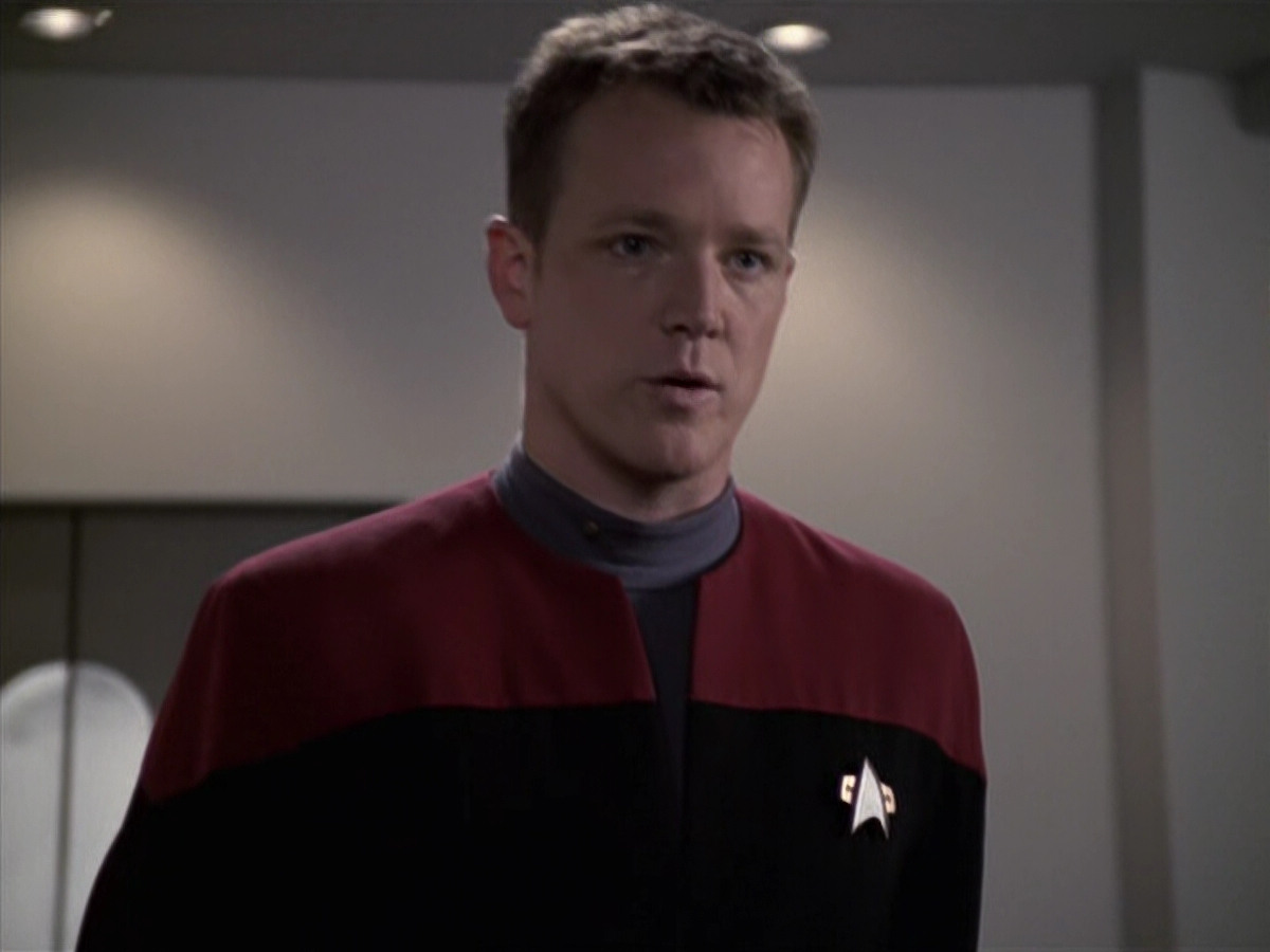 extant_StarTrek_VOY_6x11-FairHaven_03357.jpg