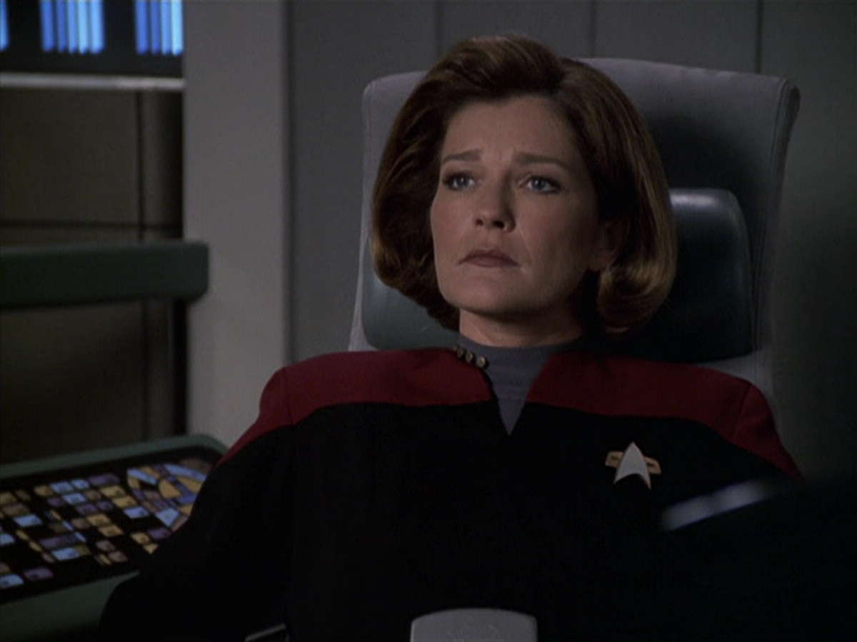 extant_StarTrek_VOY_6x11-FairHaven_03359.jpg