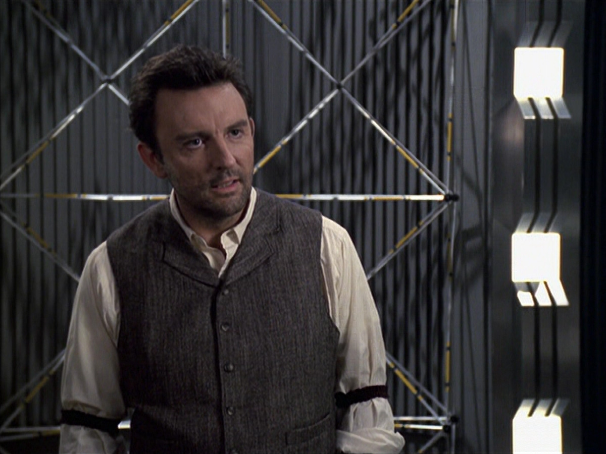extant_StarTrek_VOY_6x11-FairHaven_03435.jpg
