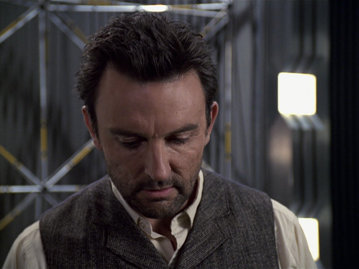 extant_StarTrek_VOY_6x11-FairHaven_03509.jpg