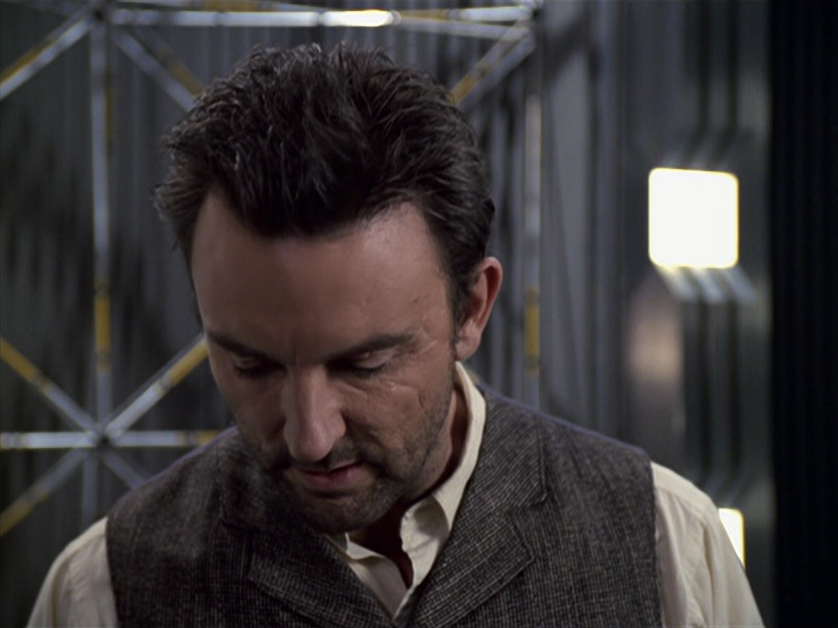 extant_StarTrek_VOY_6x11-FairHaven_03511.jpg