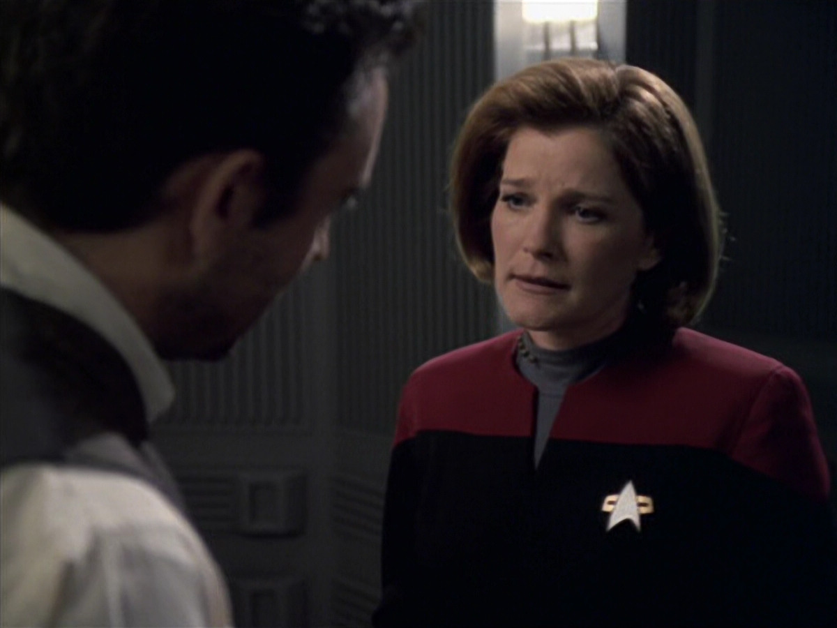 extant_StarTrek_VOY_6x11-FairHaven_03573.jpg