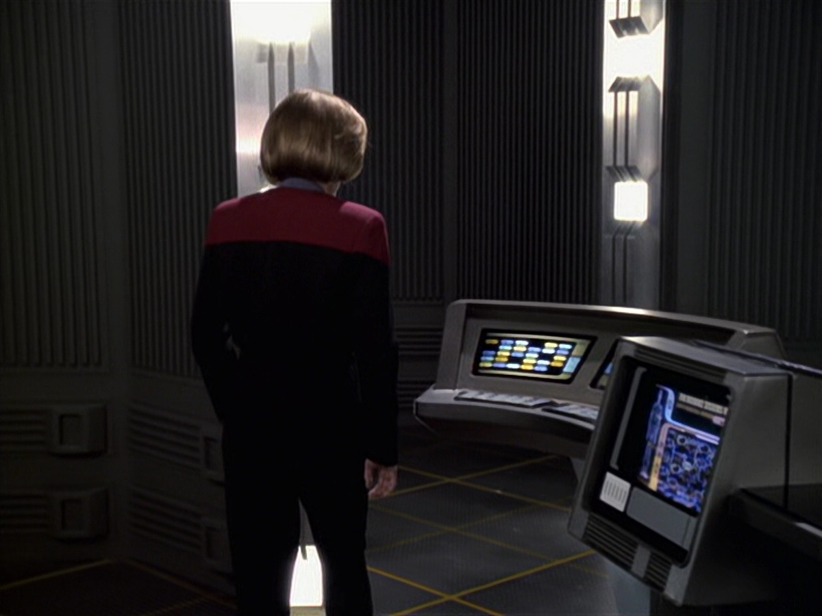 extant_StarTrek_VOY_6x11-FairHaven_03590.jpg