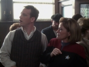 extant_StarTrek_VOY_6x11-FairHaven_00549.jpg