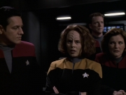extant_StarTrek_VOY_6x11-FairHaven_00637.jpg
