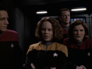 extant_StarTrek_VOY_6x11-FairHaven_00638.jpg