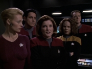 extant_StarTrek_VOY_6x11-FairHaven_00674.jpg