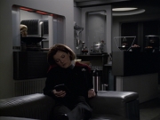 extant_StarTrek_VOY_6x11-FairHaven_00683.jpg
