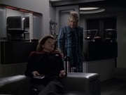 extant_StarTrek_VOY_6x11-FairHaven_00689.jpg